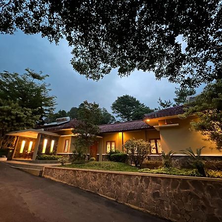 Gracia Spa Resort Hotel Ciater Exterior photo