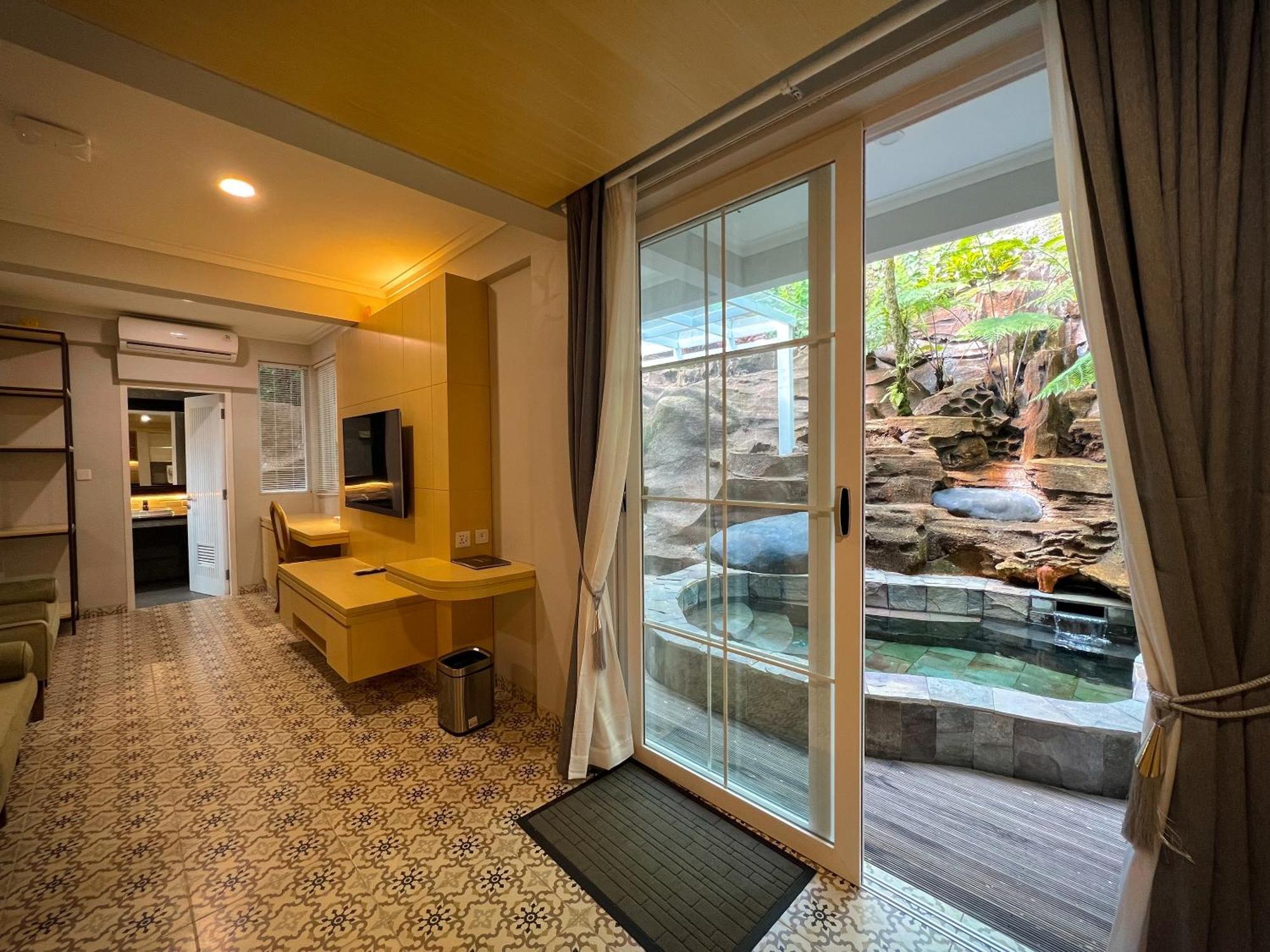 Gracia Spa Resort Hotel Ciater Exterior photo